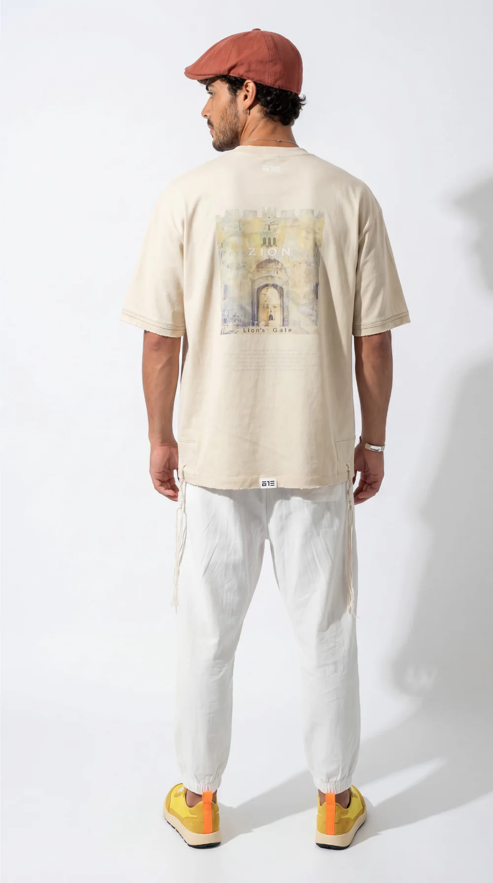 613 - Oversized T-Shirt with Tzitzit
