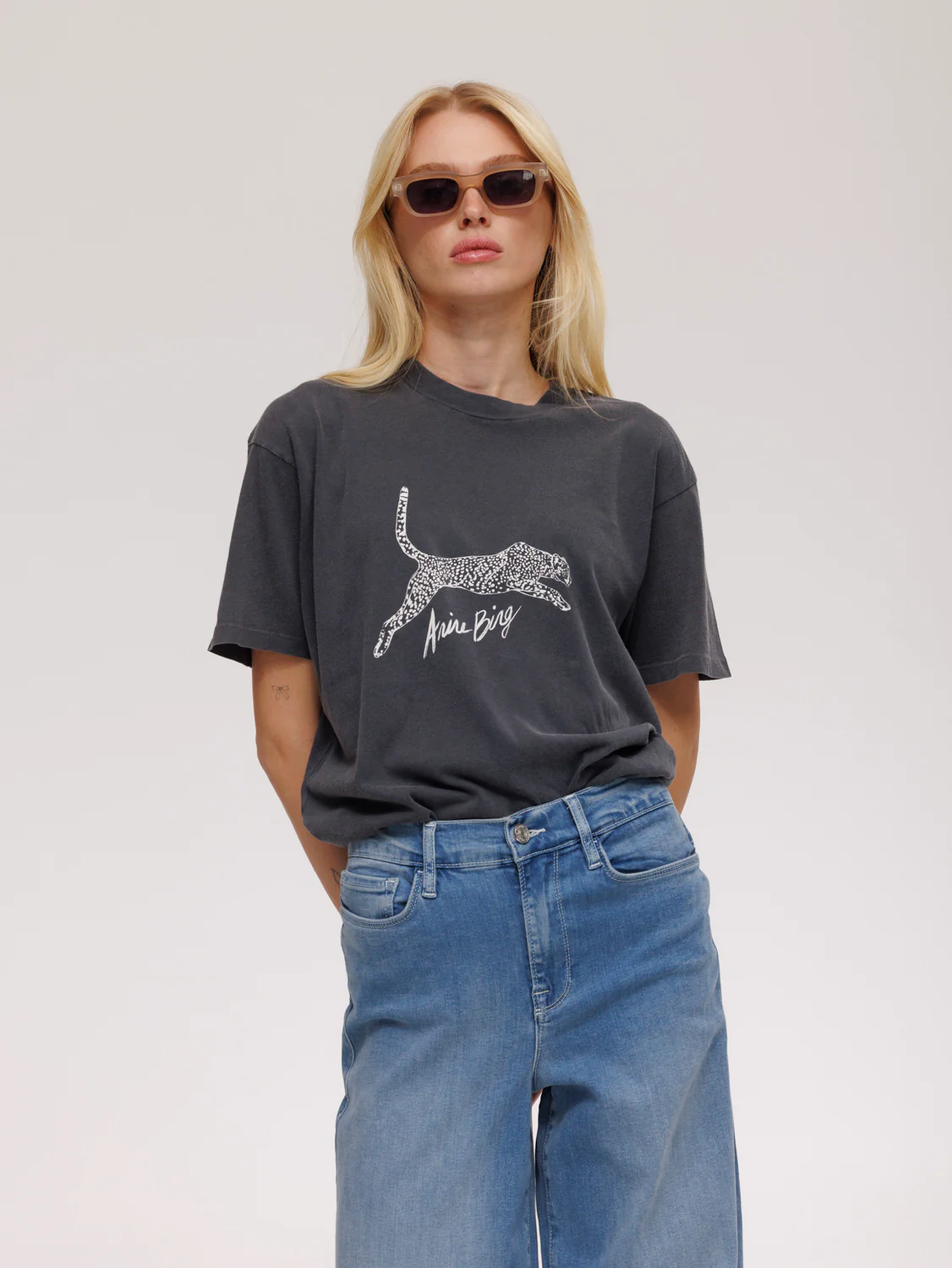 Anine Bing Walker T-Shirt Spotted Leopard - Image 4