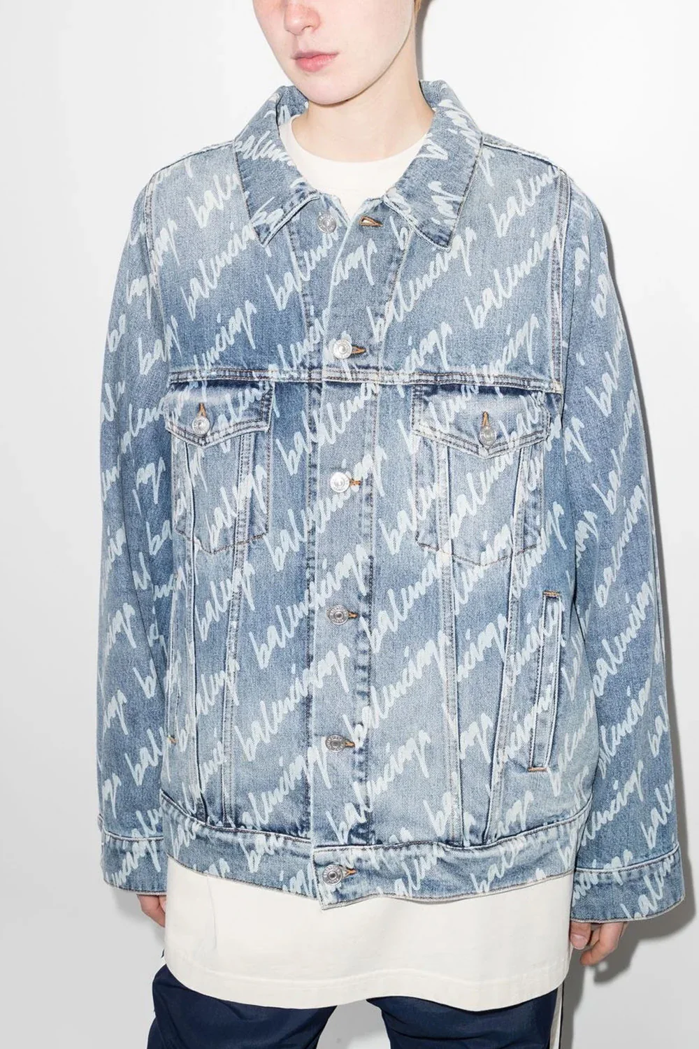 Balenciaga logo-print oversized denim jacket - Image 3