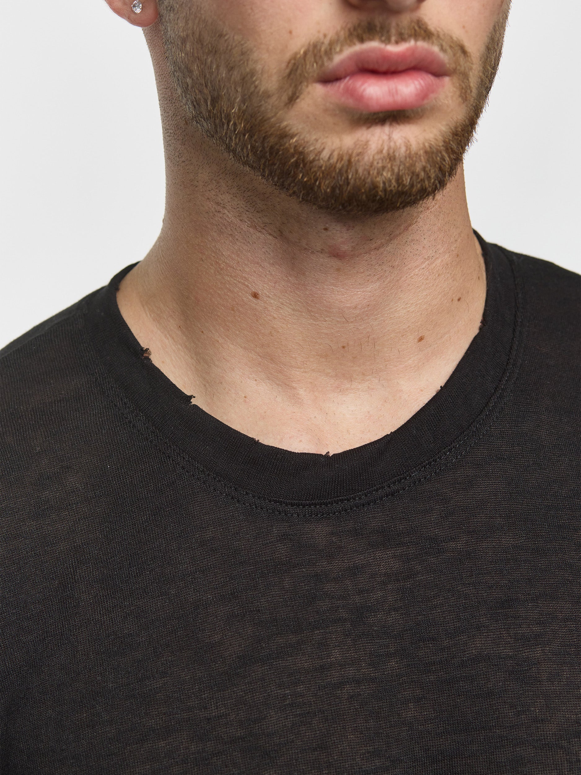 CREW Milano Linen T-Shirt Black - Image 3