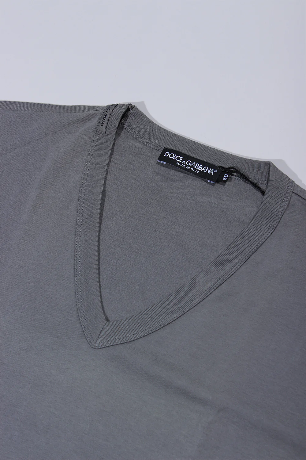 Dolce & Gabbana T-shirt neck logo tag light grey - Image 2