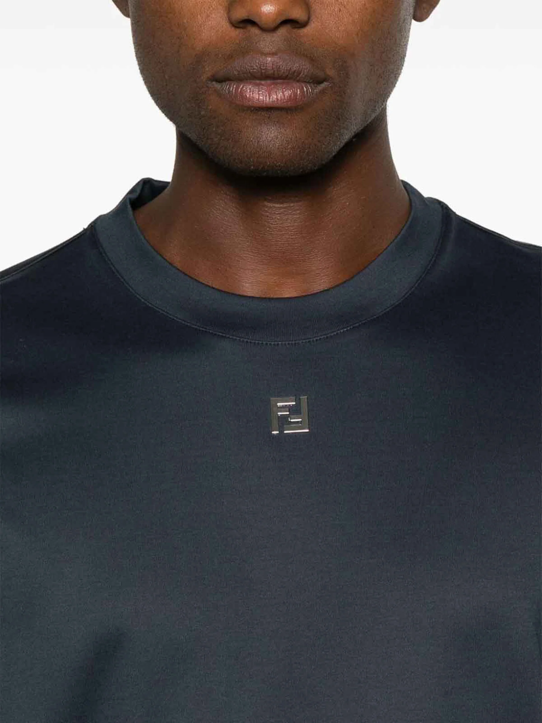 Fendi logo-metal cotton T-shirt - Image 2