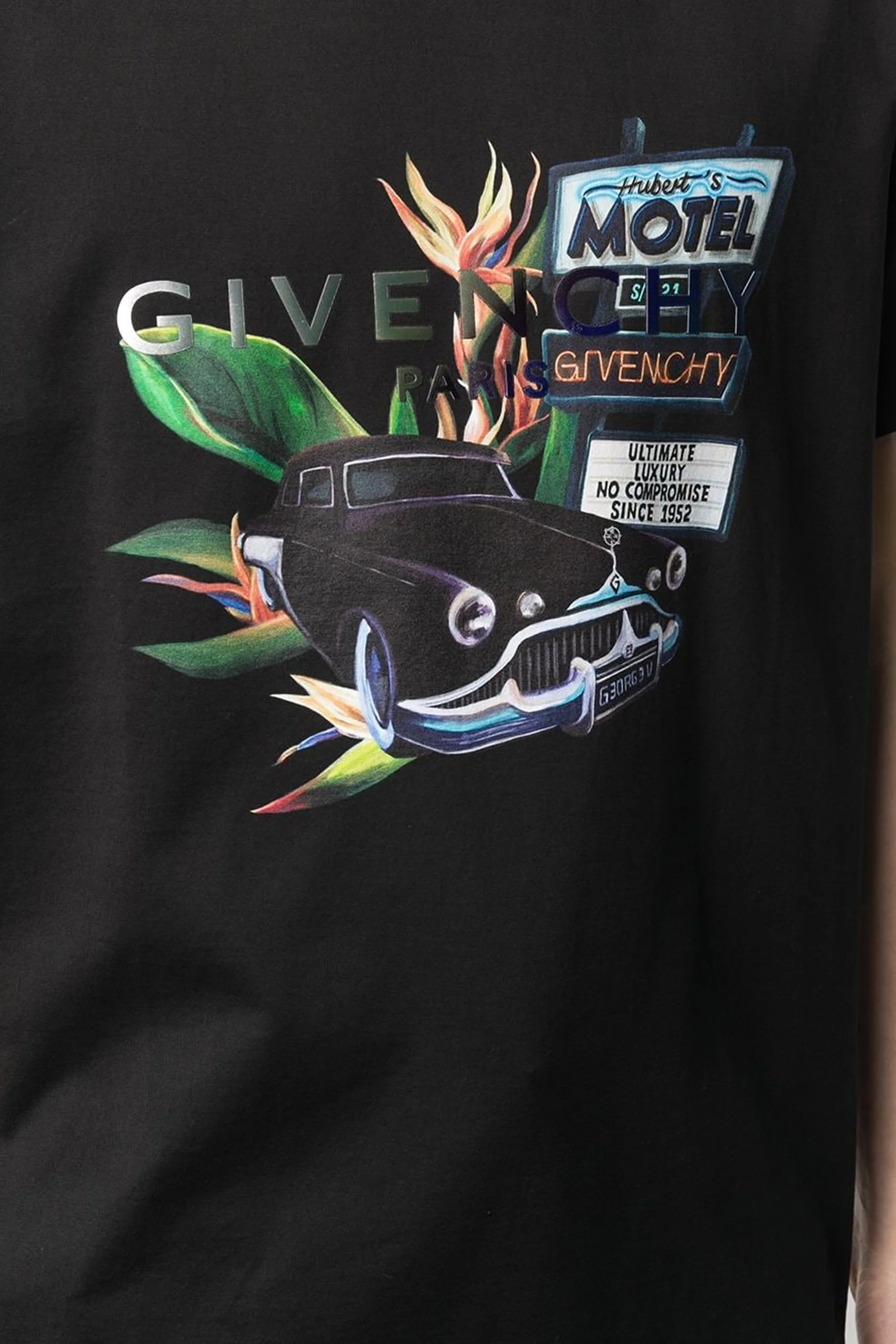 Givenchy Graphic Print T-Shirt - Image 5
