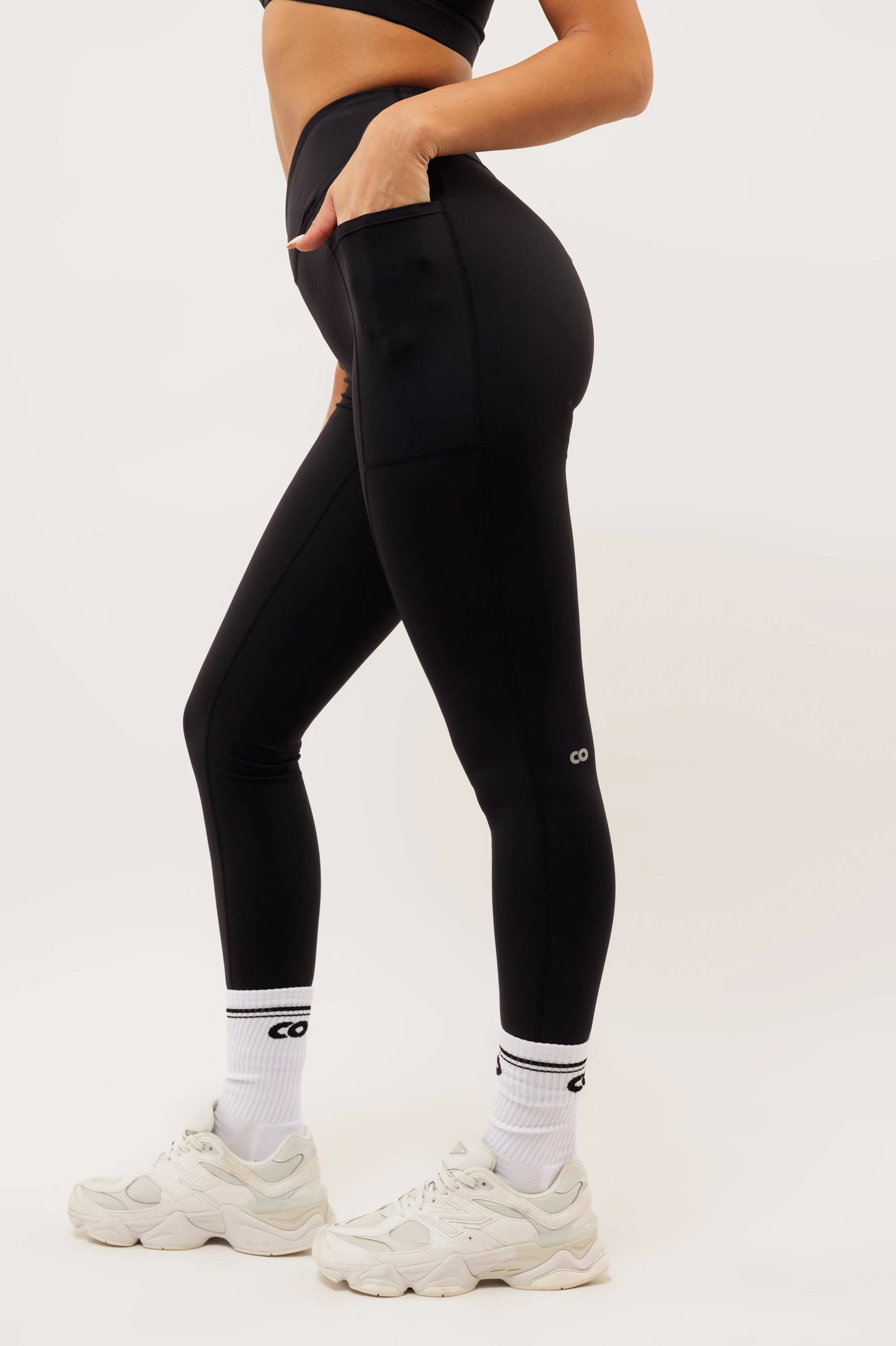 PILAR Legging - Image 2