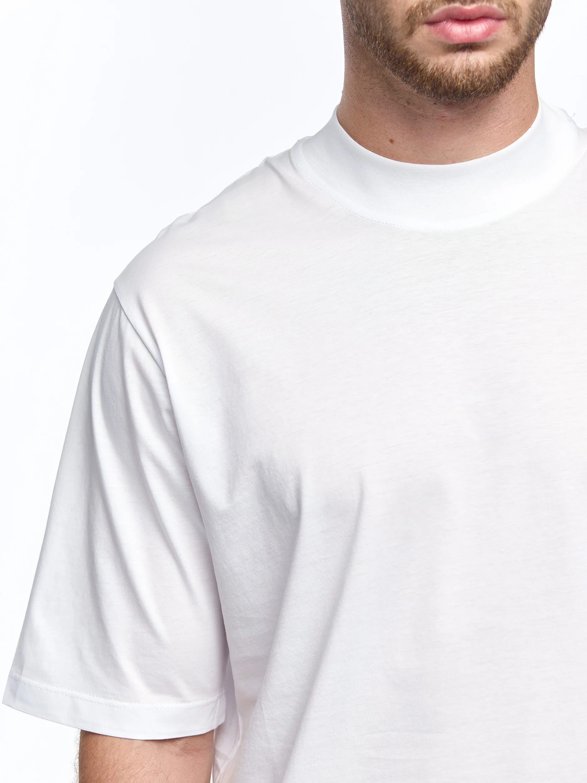 Prêt A Porter T-Shirt High-Neck - Image 5