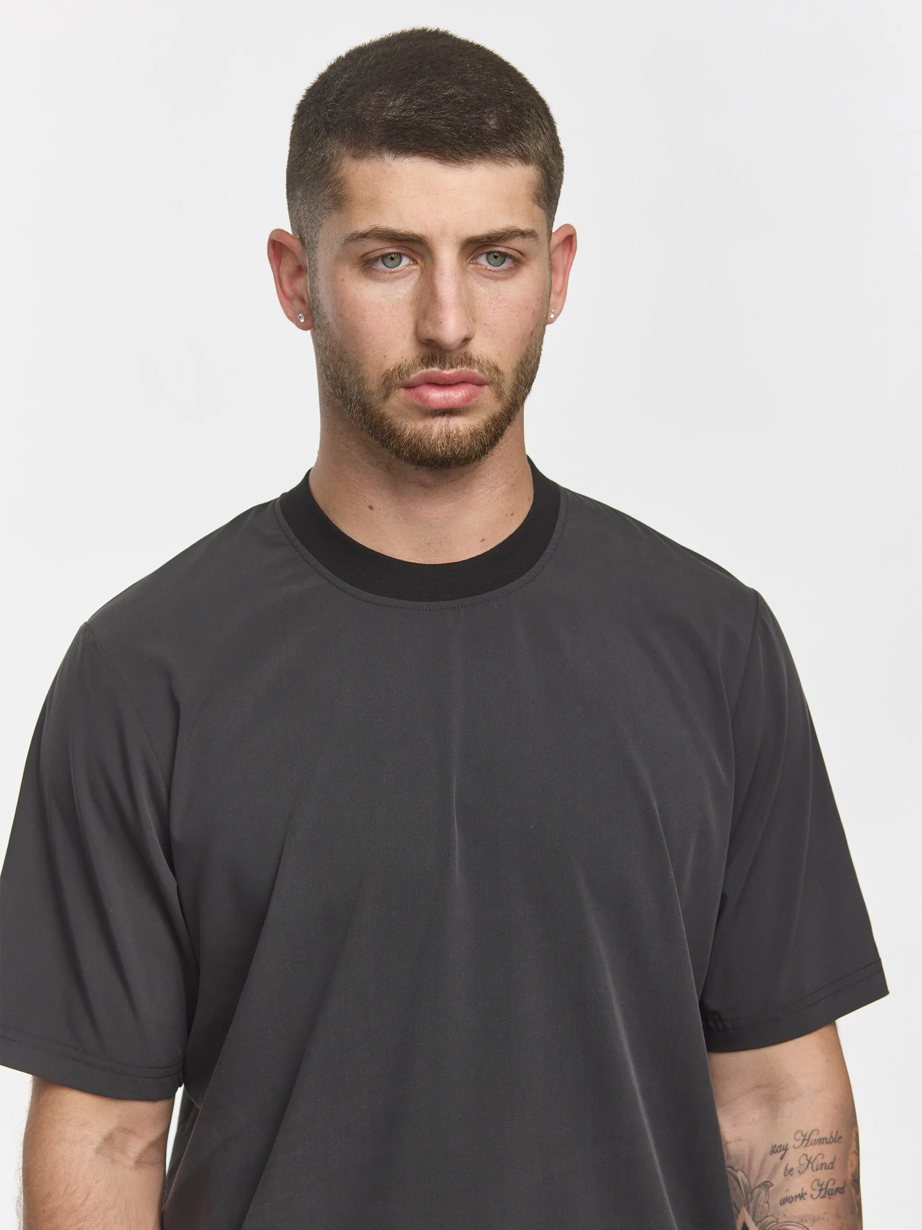 Prêt A Porter T-Shirt Soft Fabric Dark Grey - Image 4