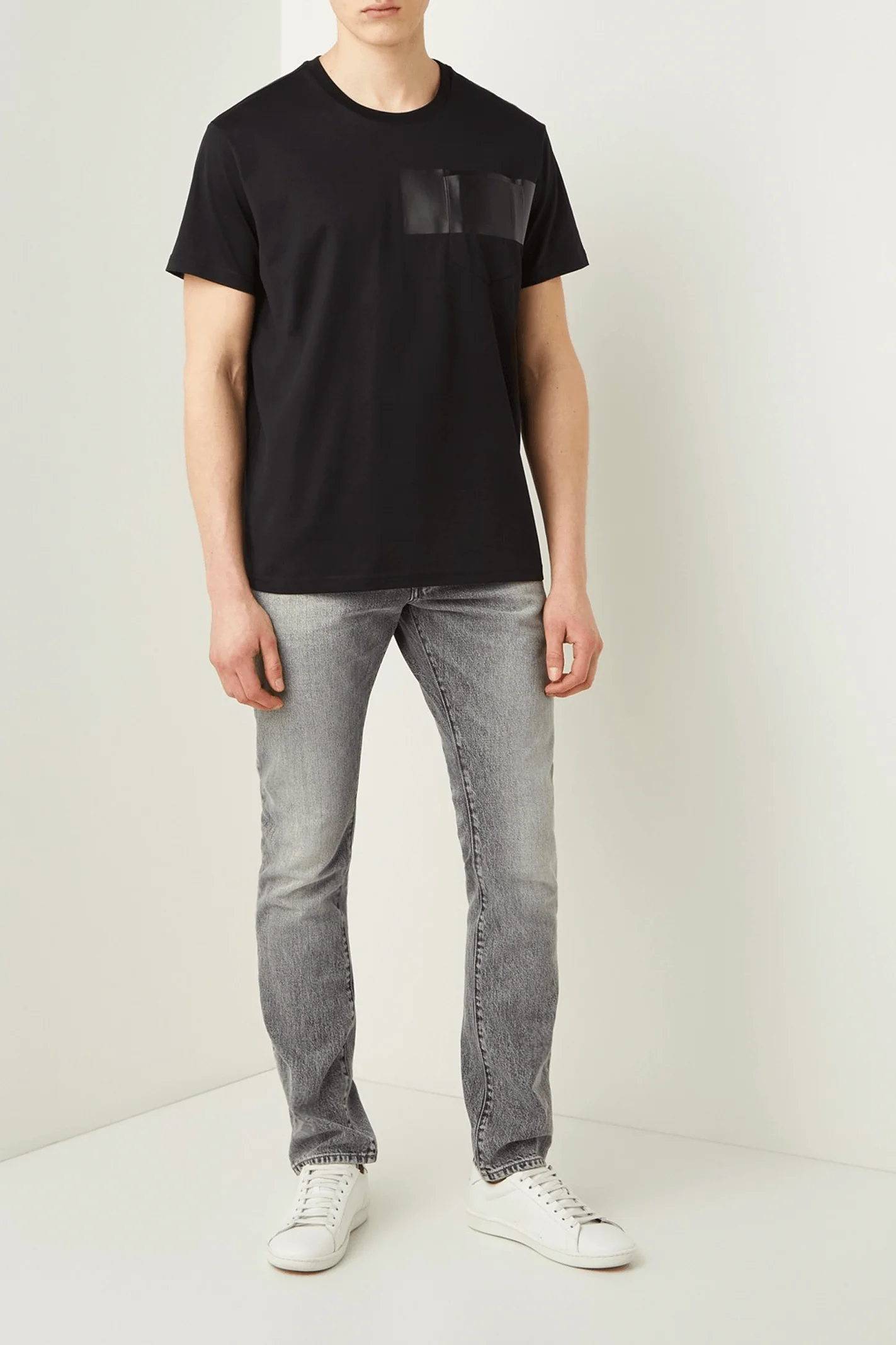 Givenchy T-Shirt Logo Chest Pocket - Image 4